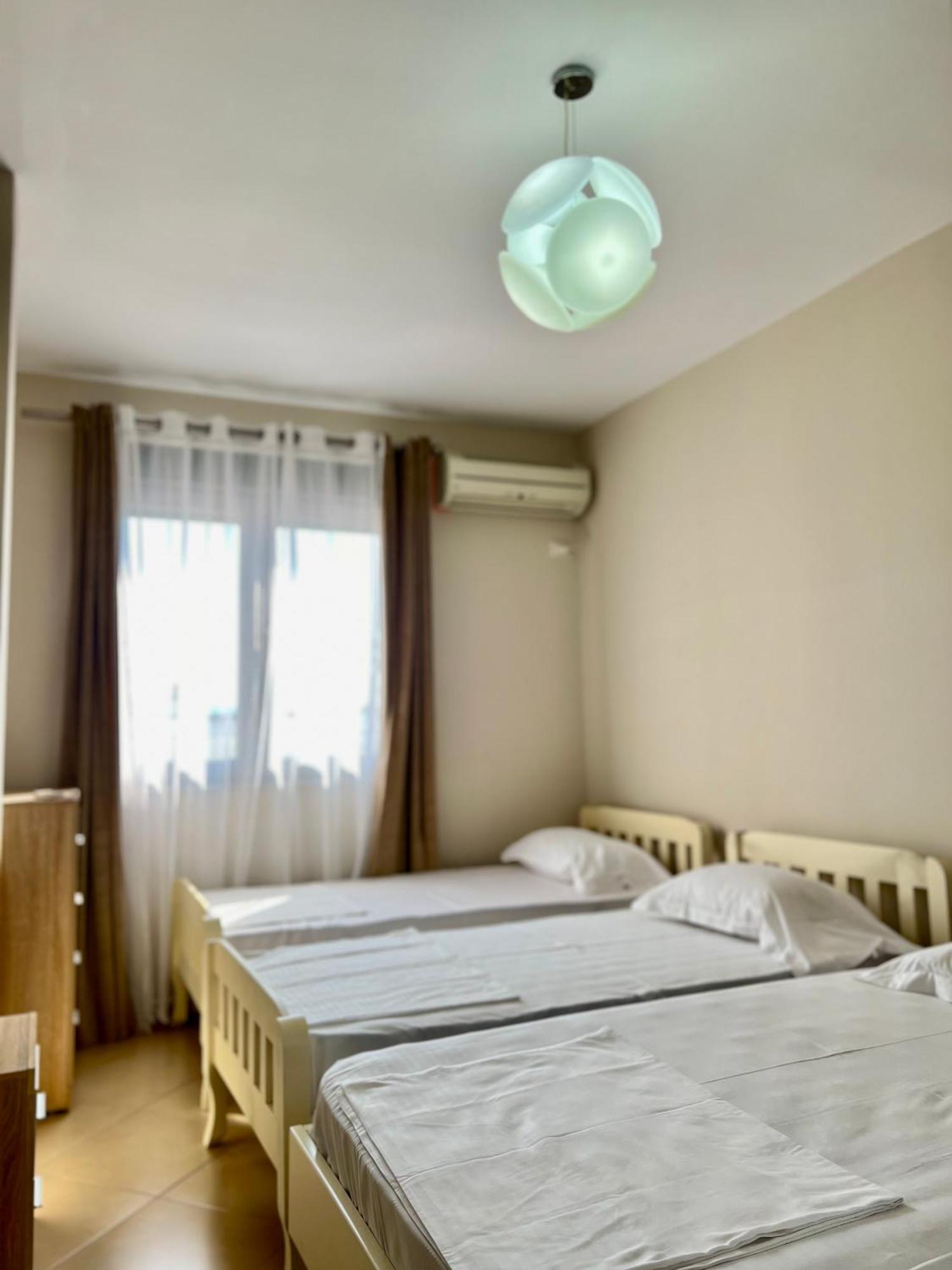 Boulevard Views - Spacious Tirana Apartment Eksteriør billede