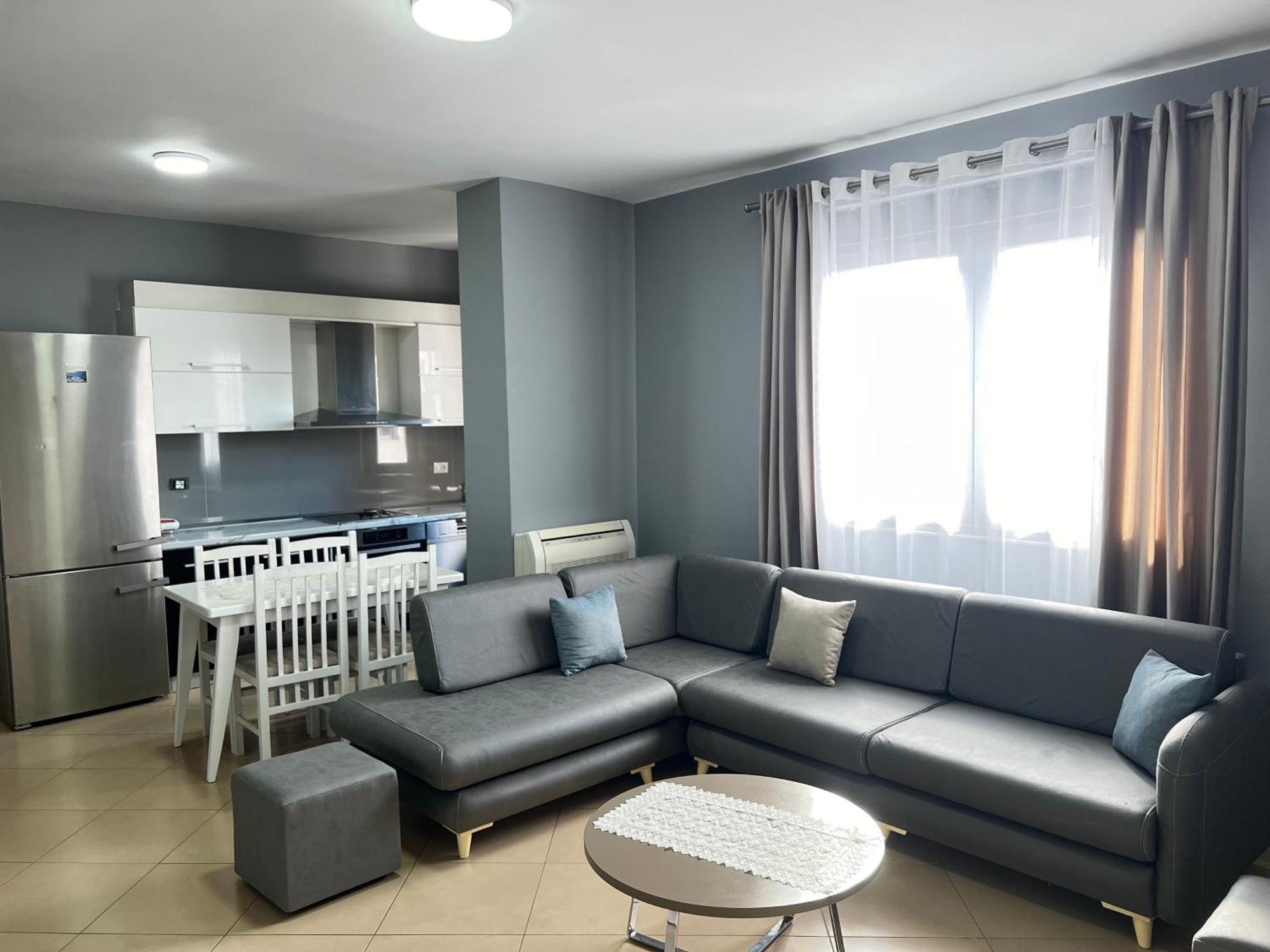 Boulevard Views - Spacious Tirana Apartment Eksteriør billede