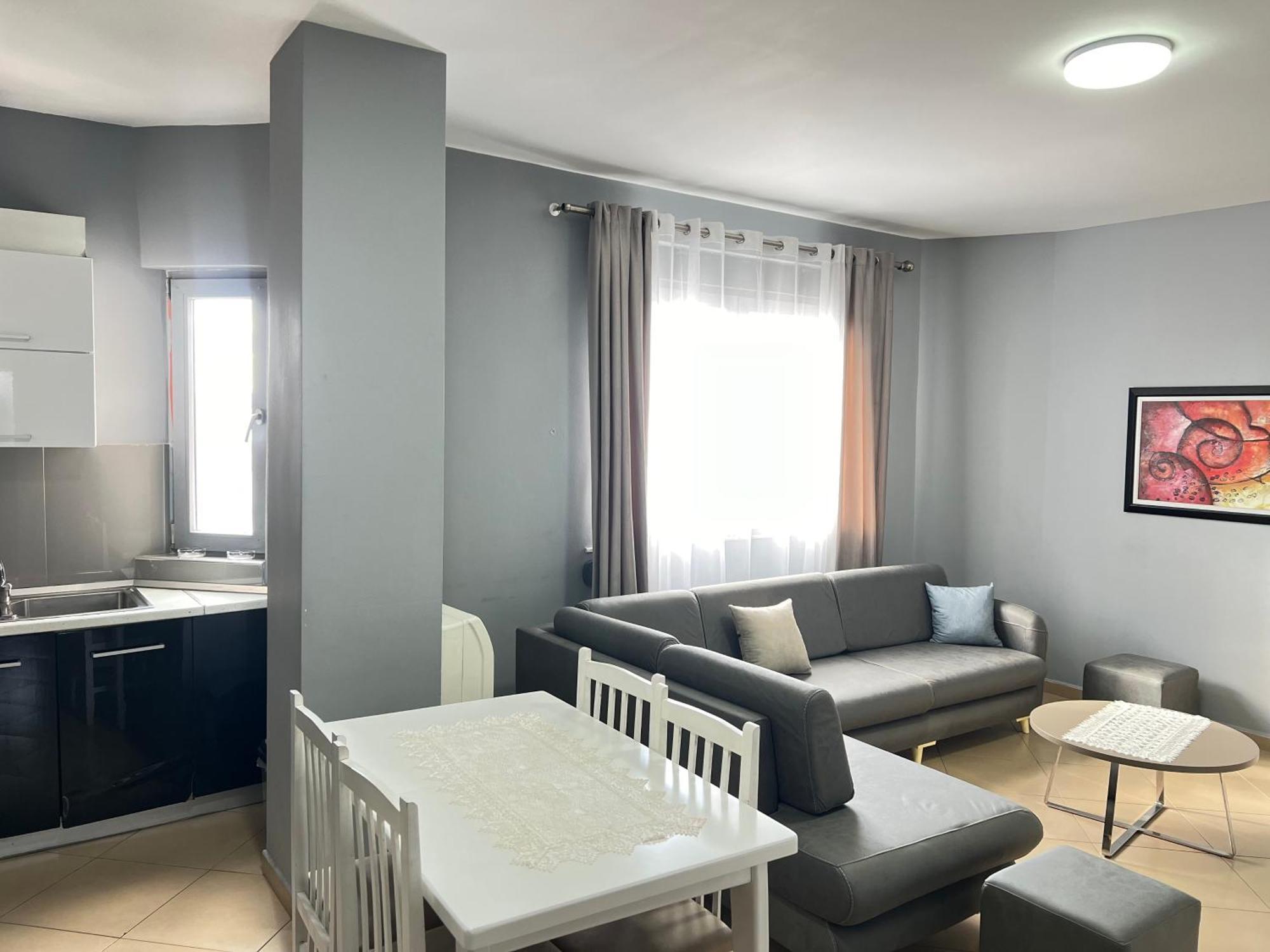 Boulevard Views - Spacious Tirana Apartment Eksteriør billede